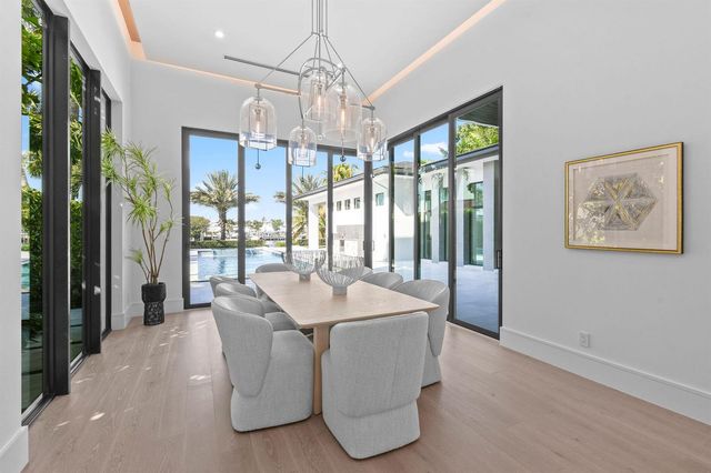 2085 Vitex Lane, North Palm Beach, FL 33408
