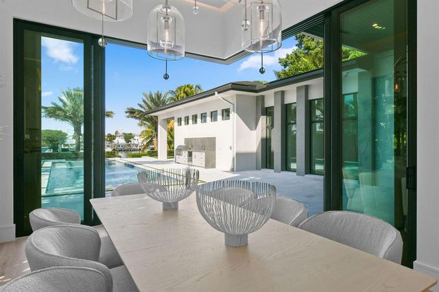 2085 Vitex Lane, North Palm Beach, FL 33408