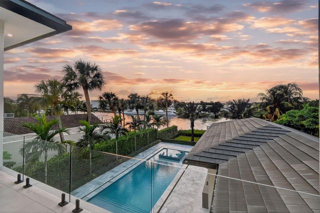 2085 Vitex Lane, North Palm Beach, FL 33408