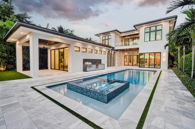 2085 Vitex Lane, North Palm Beach, FL 33408