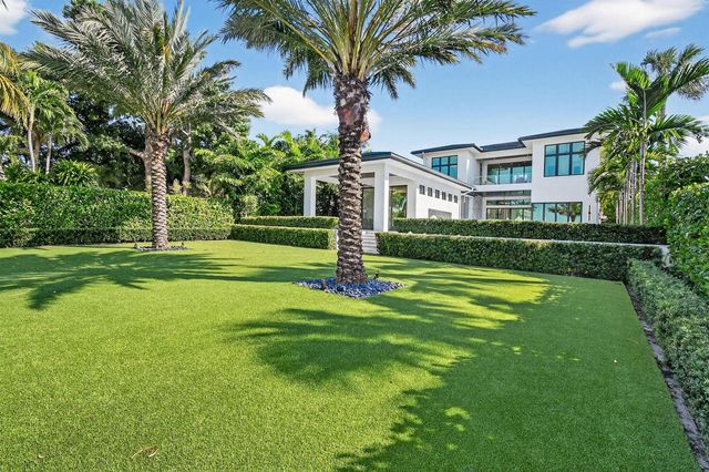2085 Vitex Lane, North Palm Beach, FL 33408