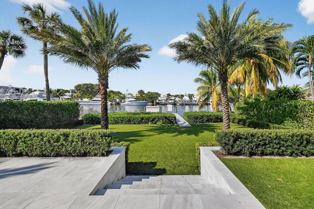 2085 Vitex Lane, North Palm Beach, FL 33408