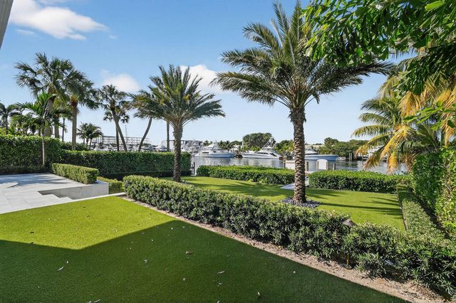 2085 Vitex Lane, North Palm Beach, FL 33408