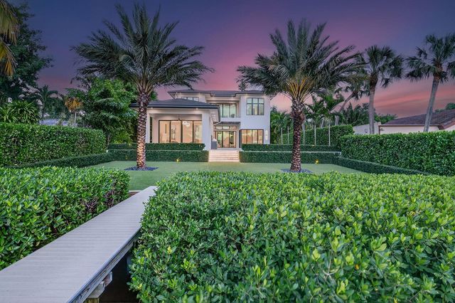 2085 Vitex Lane, North Palm Beach, FL 33408