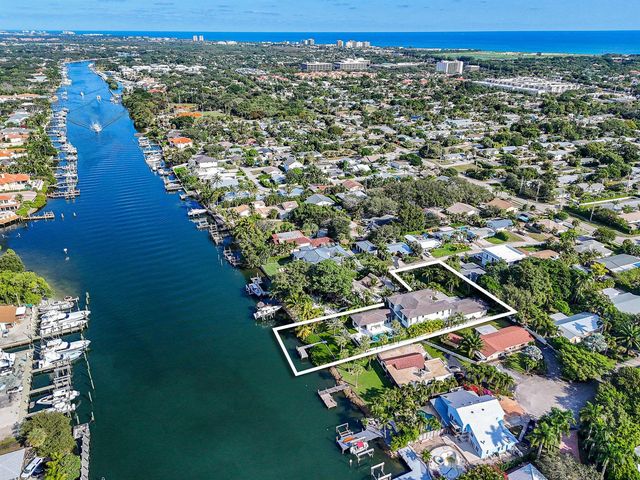 2085 Vitex Lane, North Palm Beach, FL 33408