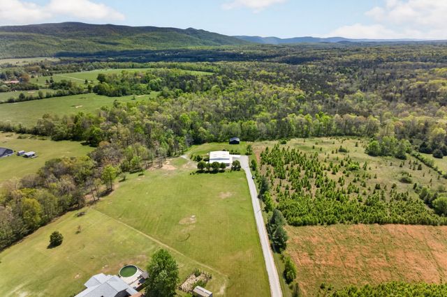 409 Turner Rd, Crossville, TN 38555