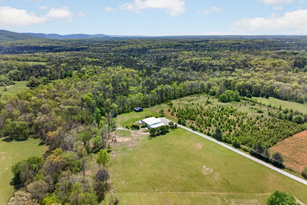 409 Turner Rd, Crossville, TN 38555