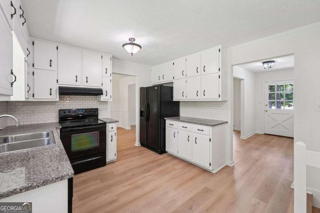 125 Summit Court, Fayetteville, GA 30214