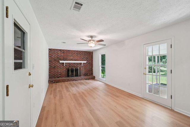 125 Summit Court, Fayetteville, GA 30214