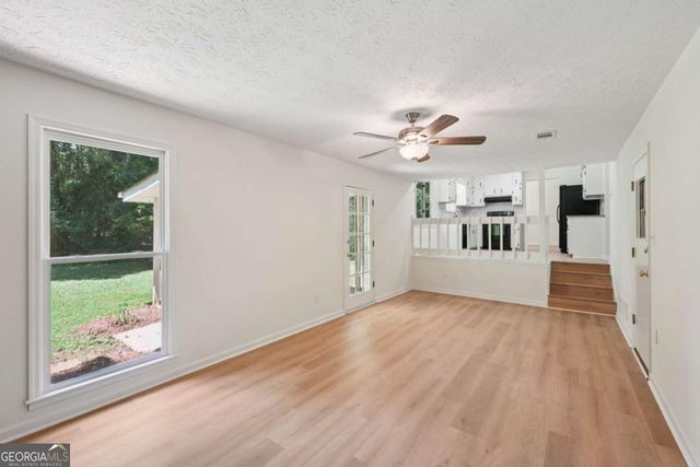 125 Summit Court, Fayetteville, GA 30214