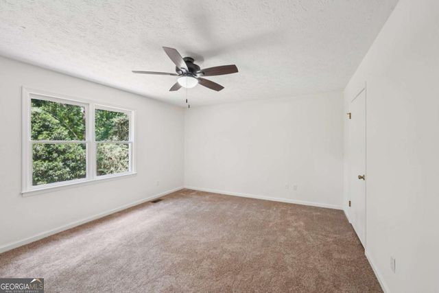 125 Summit Court, Fayetteville, GA 30214
