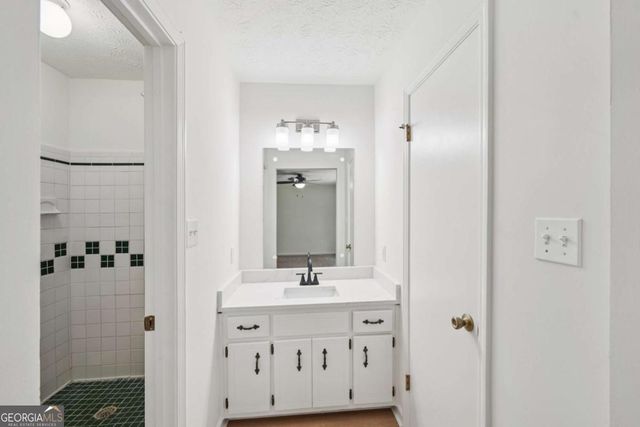 125 Summit Court, Fayetteville, GA 30214