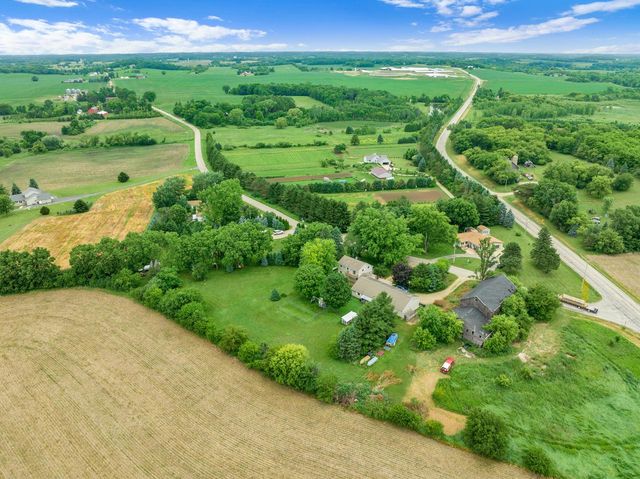 W3355 Lower Hebron ROAD, Fort Atkinson, WI 53538