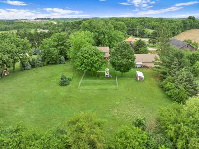 W3355 Lower Hebron ROAD, Fort Atkinson, WI 53538