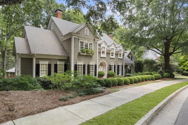 15 Chatsworth Place, Atlanta, GA 30327