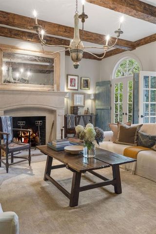 15 Chatsworth Place, Atlanta, GA 30327