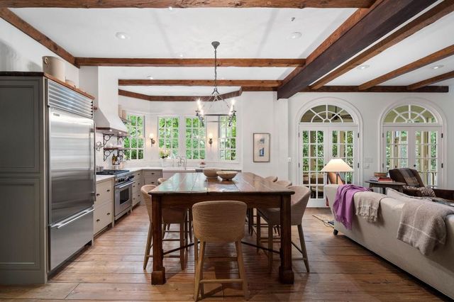 15 Chatsworth Place, Atlanta, GA 30327