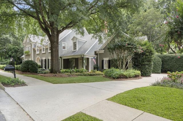 15 Chatsworth Place, Atlanta, GA 30327