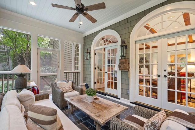 15 Chatsworth Place, Atlanta, GA 30327