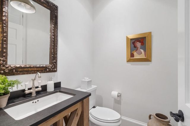 15 Chatsworth Place, Atlanta, GA 30327