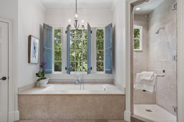 15 Chatsworth Place, Atlanta, GA 30327