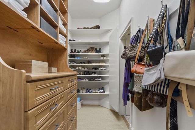 15 Chatsworth Place, Atlanta, GA 30327