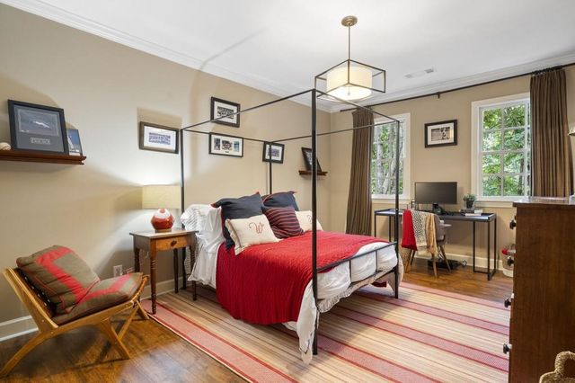 15 Chatsworth Place, Atlanta, GA 30327