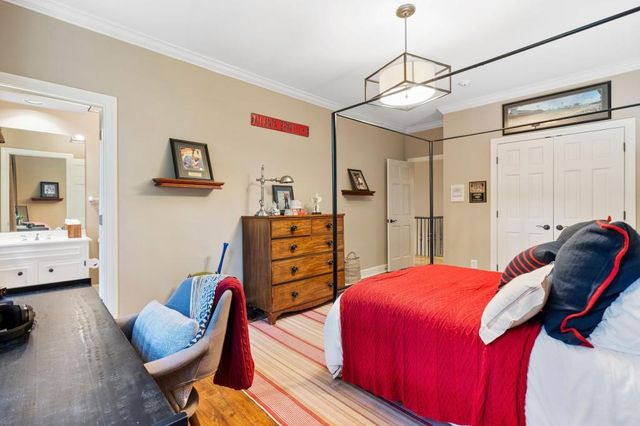 15 Chatsworth Place, Atlanta, GA 30327