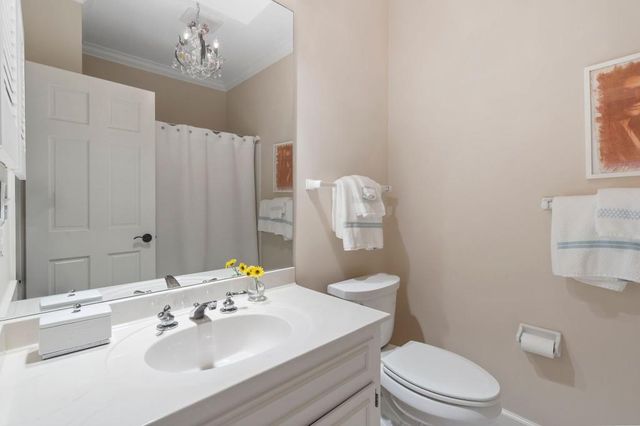 15 Chatsworth Place, Atlanta, GA 30327