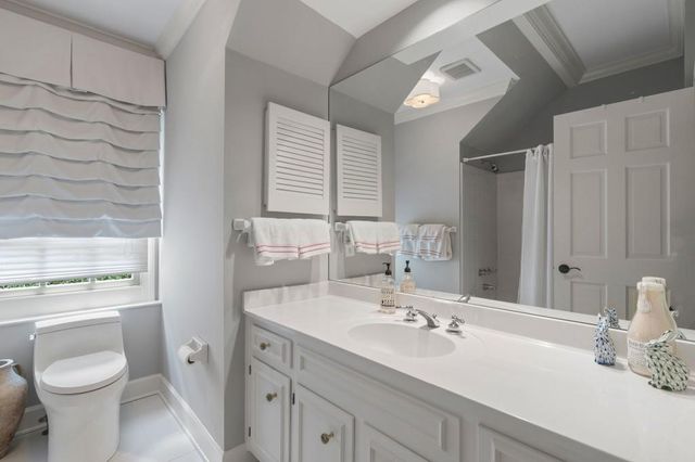 15 Chatsworth Place, Atlanta, GA 30327
