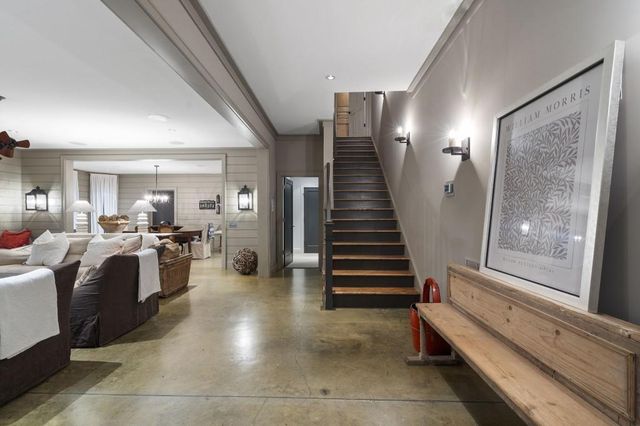 15 Chatsworth Place, Atlanta, GA 30327
