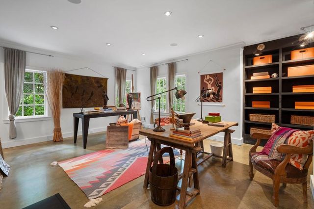 15 Chatsworth Place, Atlanta, GA 30327