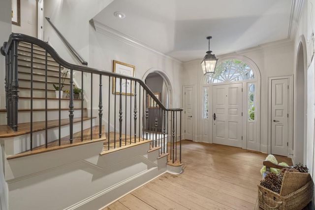 15 Chatsworth Place, Atlanta, GA 30327