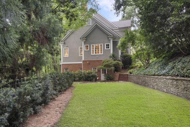 15 Chatsworth Place, Atlanta, GA 30327
