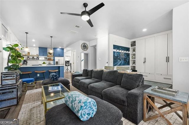 994 Hank Aaron Drive SE, Atlanta, GA 30315