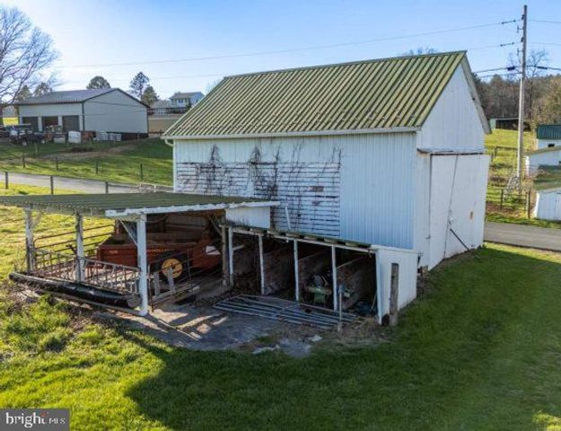 88 KREMP RD, Mohnton, PA 19540