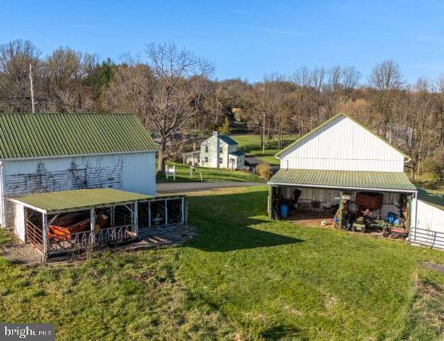 88 KREMP RD, Mohnton, PA 19540