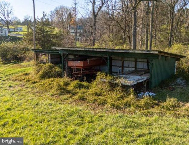 88 KREMP RD, Mohnton, PA 19540