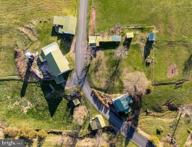88 KREMP RD, Mohnton, PA 19540