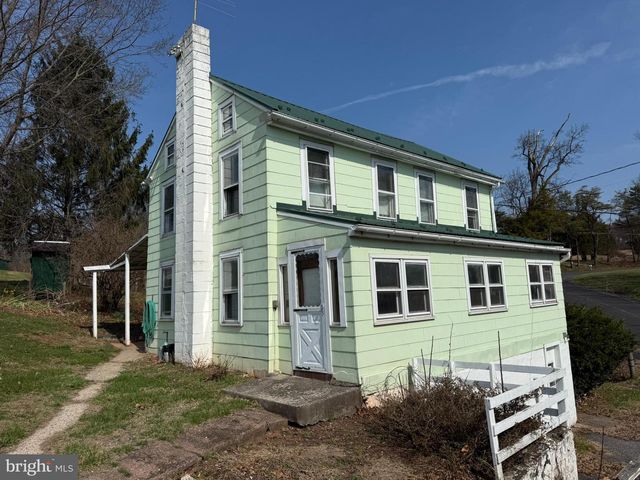 88 KREMP RD, Mohnton, PA 19540