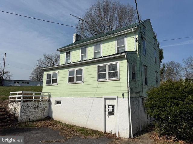88 KREMP RD, Mohnton, PA 19540