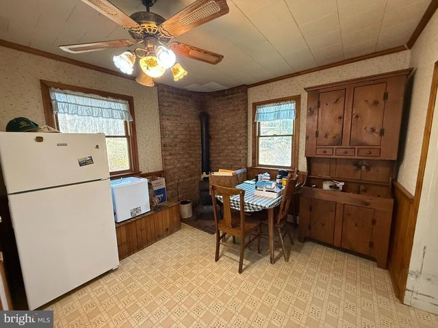 88 KREMP RD, Mohnton, PA 19540