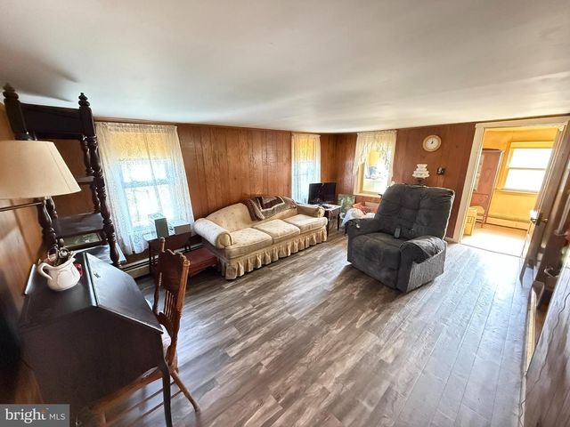 88 KREMP RD, Mohnton, PA 19540