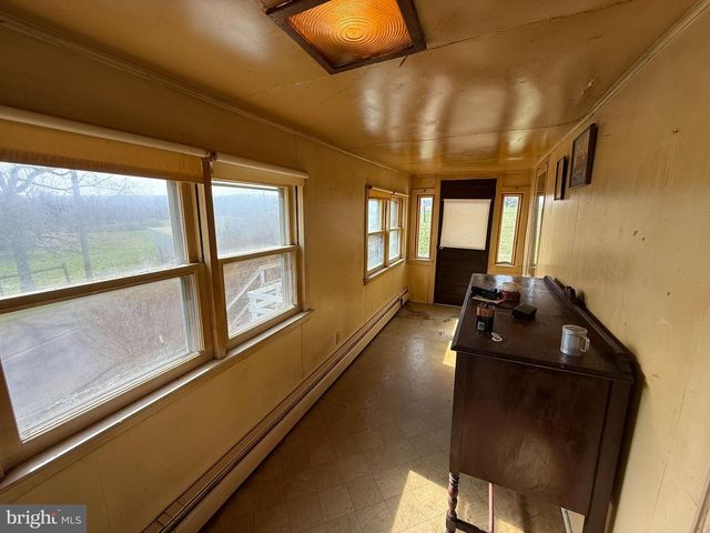 88 KREMP RD, Mohnton, PA 19540
