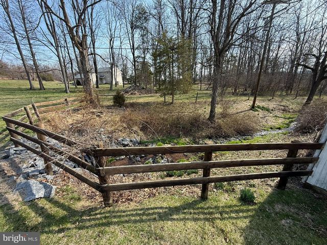 88 KREMP RD, Mohnton, PA 19540