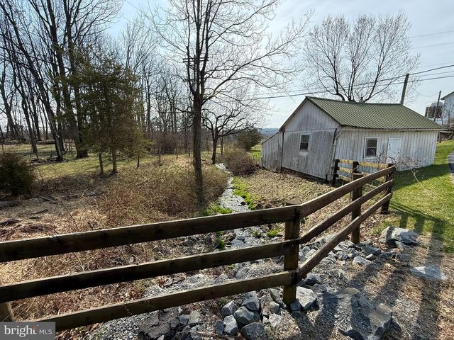 88 KREMP RD, Mohnton, PA 19540