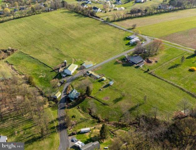 88 KREMP RD, Mohnton, PA 19540