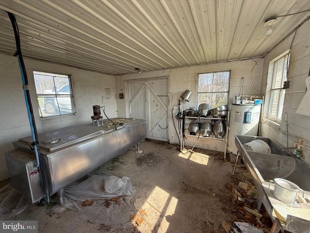 88 KREMP RD, Mohnton, PA 19540