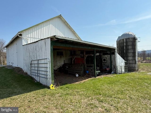 88 KREMP RD, Mohnton, PA 19540