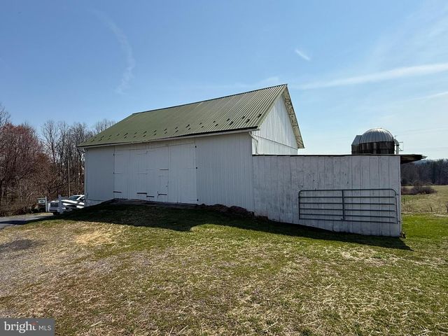 88 KREMP RD, Mohnton, PA 19540